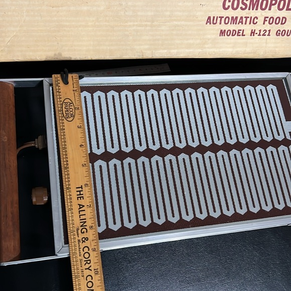 Salton Cosmopolitan Automatic Food Warmer (model H-121 Gourmet) - Picture 5 of 8